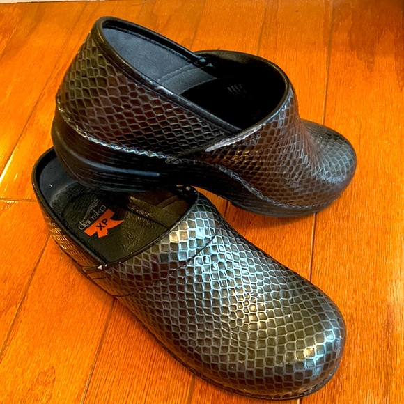 Dansko Shoes Gently Worn Dansko Slip Resistant Women Mule Shoes